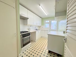 Beacon Close- click for photo gallery